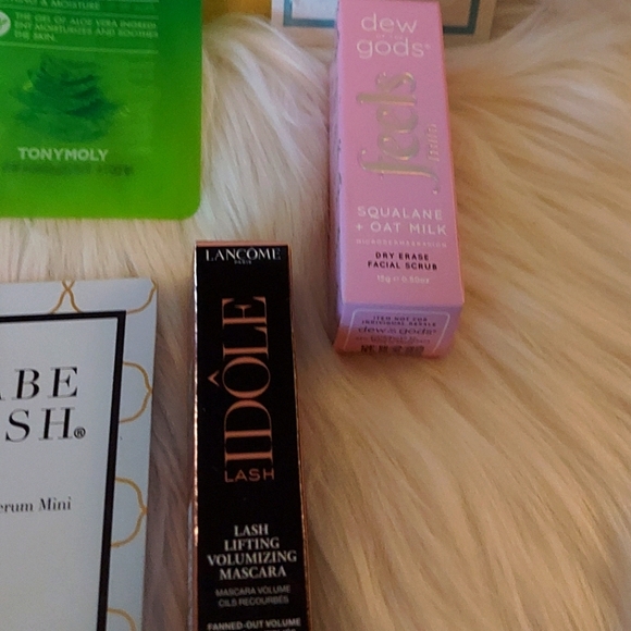 Beauty Care Bundle Worth $120 - Picture 8 of 9